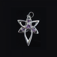 Suzy Ama Schmuckanhänger, Sterling Silber 4 cm Länge, mit Amethysten Suzy Ama Schmuckanhänger, Sterling Silber 4 cm Länge, mit Amethysten